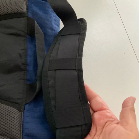 L.L. Bean Navy and Black Laptop Messenger Crossbody Bag - Picture 7 of 13